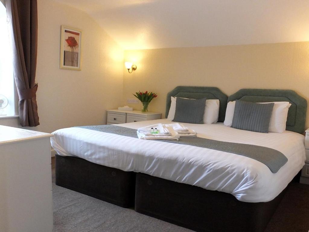 Holmlea Guest House Exclusively For Adults วินเดอร์เมียร์ ภายนอก รูปภาพ
